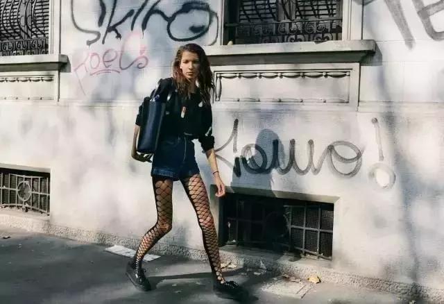 渔网袜潮酷搭配,破洞渔网袜穿搭