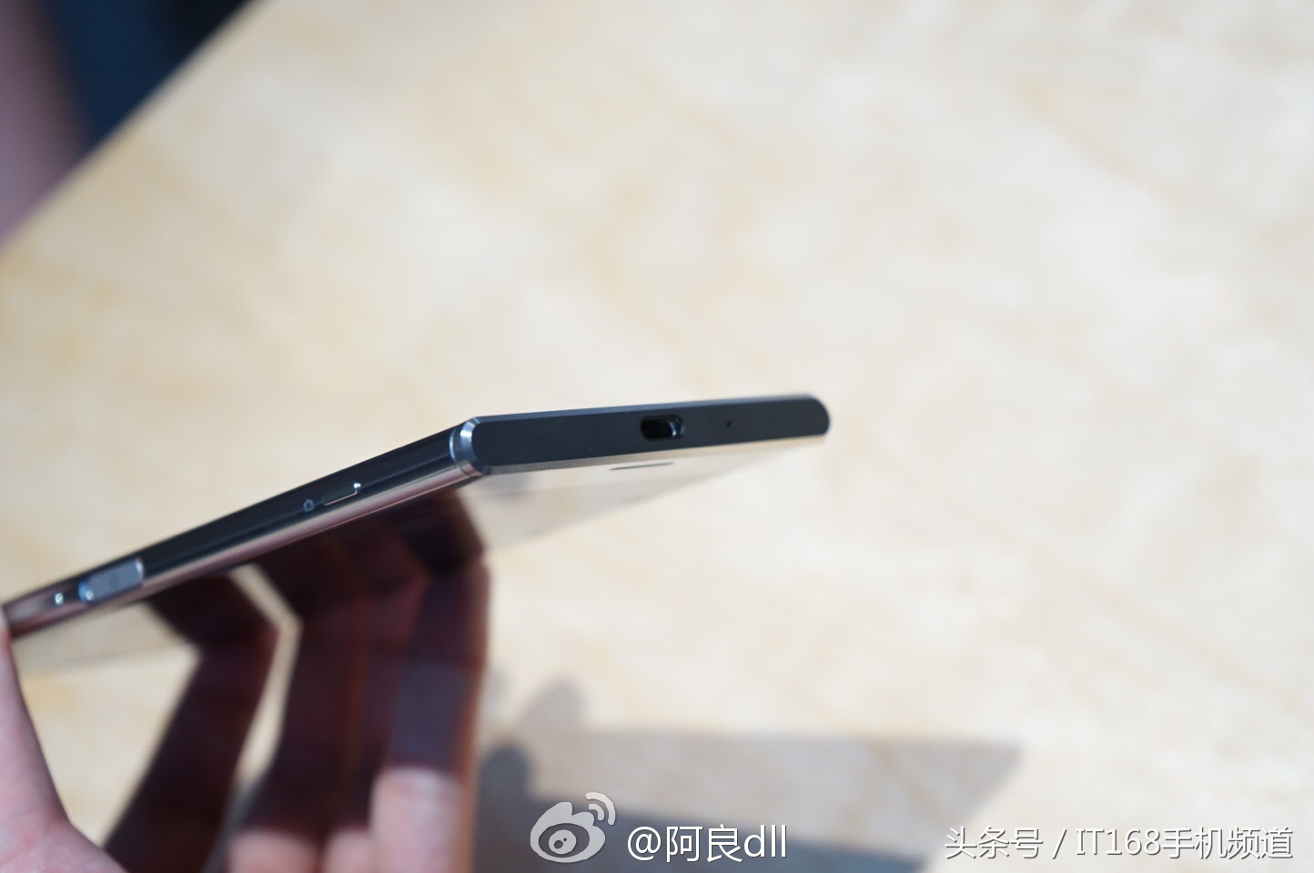 最新骁龙835手机,索尼xz3和索尼xzp