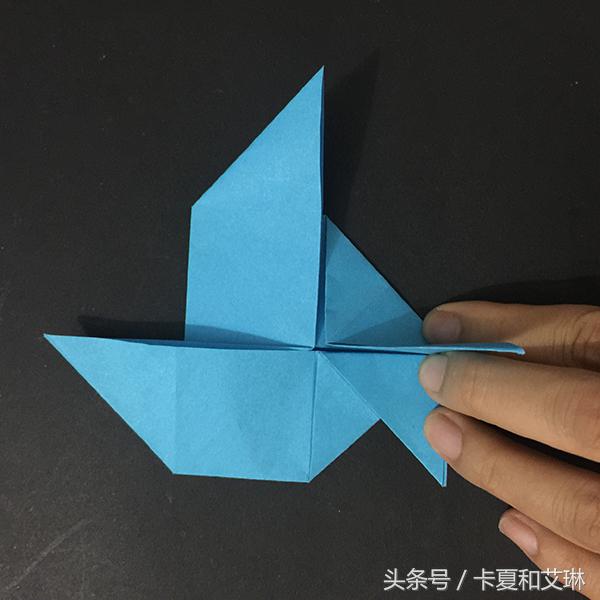 小鱼可以游的手工教程,会游的小鱼手工制作