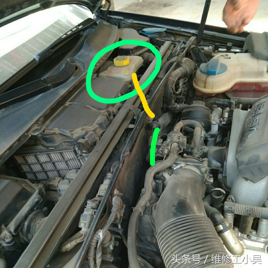 汽车刹车踏板突然踩着很费力，这让奥迪车主不敢再继续开车了！