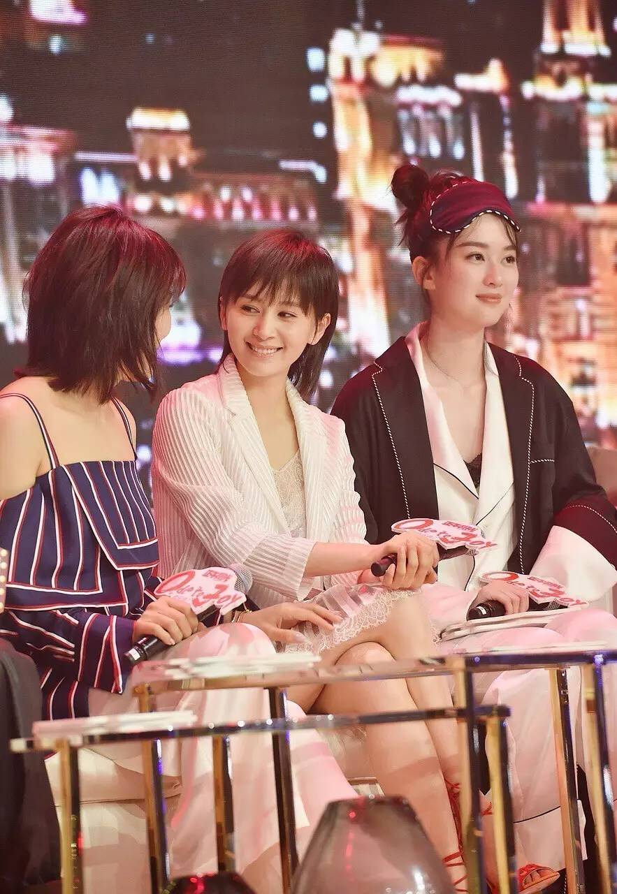 《欢乐颂2》开播，五美的化妆包里都有啥？