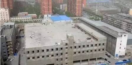 朋友圈霸屏的男人是谁啊,霸屏朋友圈的男人直播