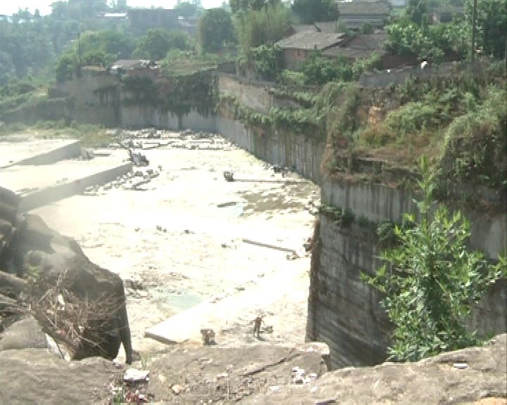 毗邻采石场噪音伴我入眠