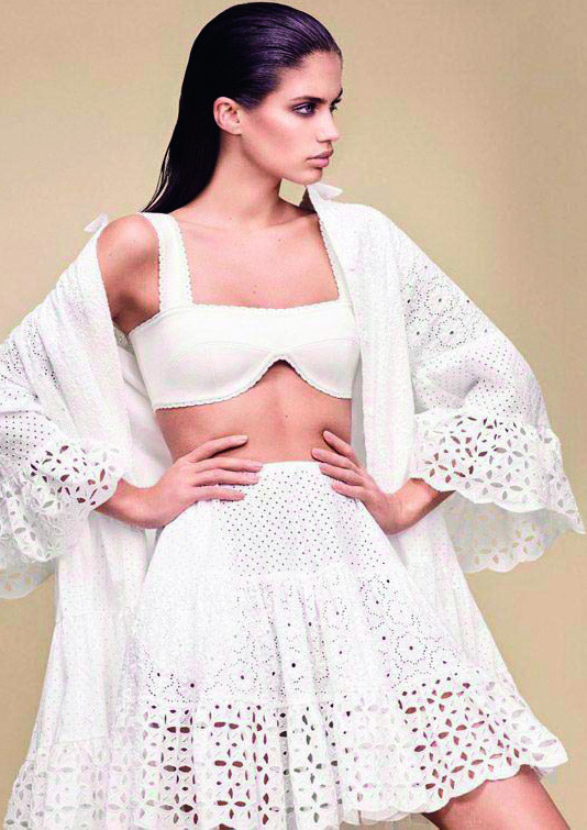 想要穿衣好看必练直角肩,穿衣好不好看全靠肩