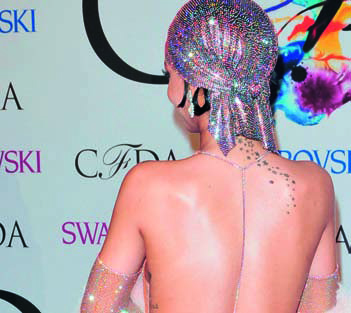 想要穿衣好看必练直角肩,穿衣好不好看全靠肩