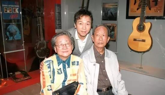 黄家驹为母亲写的歌,1933年黄家驹唱真的爱你