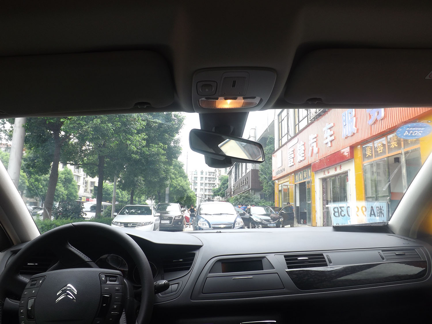 深圳汽车贴膜什么品牌好？龙膜怎么样？