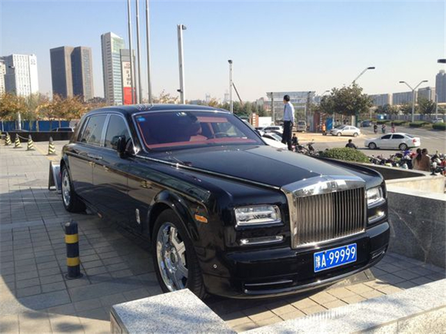 华中地区最大的几块车牌，都挂在豪车上，九五至尊就是牛！