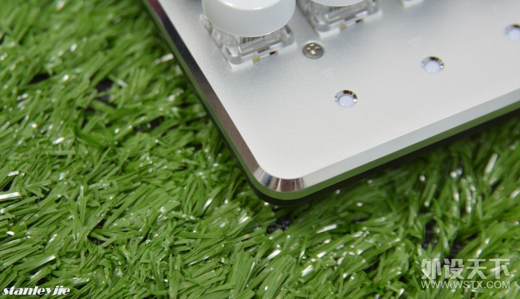 腹灵光轴机械键盘怎么样,红轴104机械键盘测评