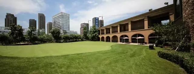 听说在这家人均仅为200左右的西餐厅吃饭的人，都实现了小目标