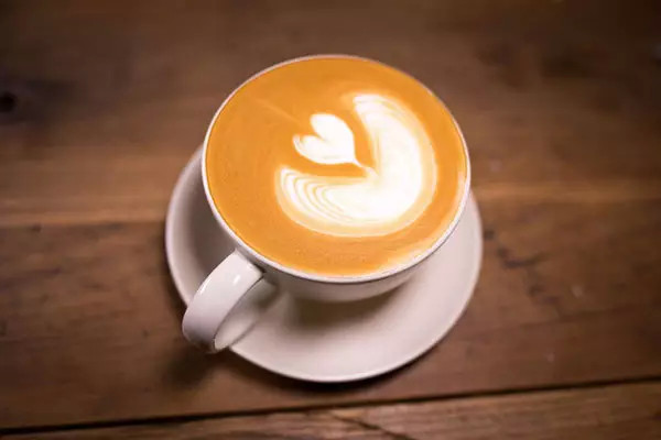 和喜欢的人下午喝咖啡,咖啡店和喜欢的人一起去