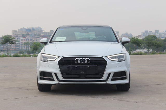 奥迪a33.5tfsi落地价,奥迪a3sportback