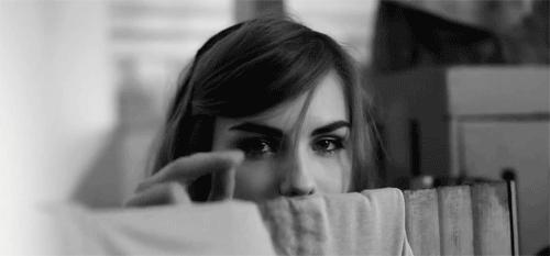 欢乐颂小包总裤子,欢乐颂小包总穿裙子