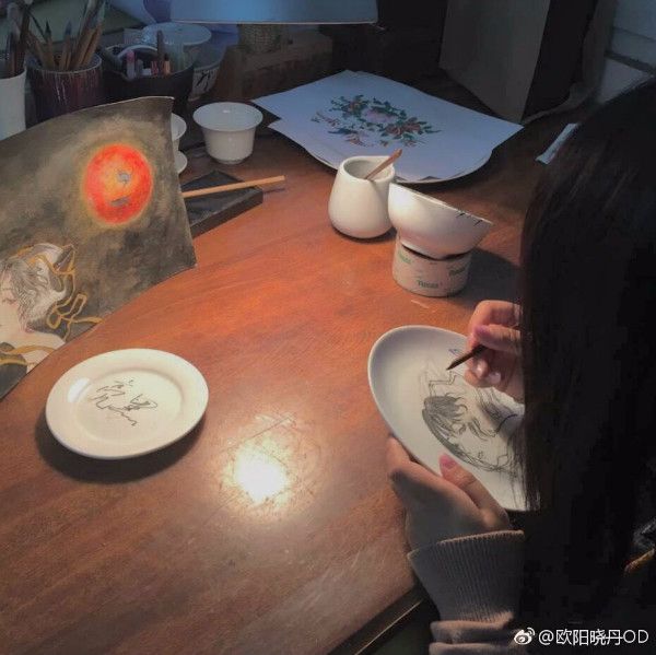 95后最年轻的插画师,90后插画师的画火了简直迷之治愈