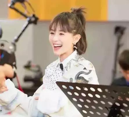 范冰冰罕见短发造型曝光,范冰冰换短发造型