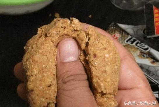 弹簧爆炸钩上饵方法图解,重庆小爆炸钩的装饵方法图解