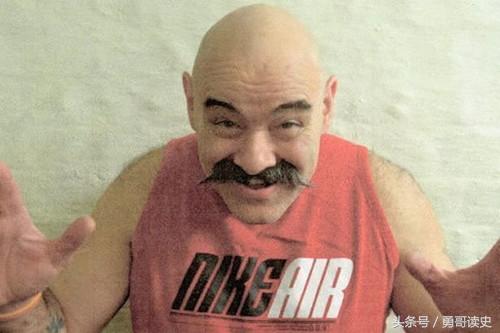 英国最凶残的囚犯布朗森,英国男子坐牢40年蹲过120个监狱