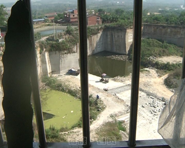 毗邻采石场噪音伴我入眠