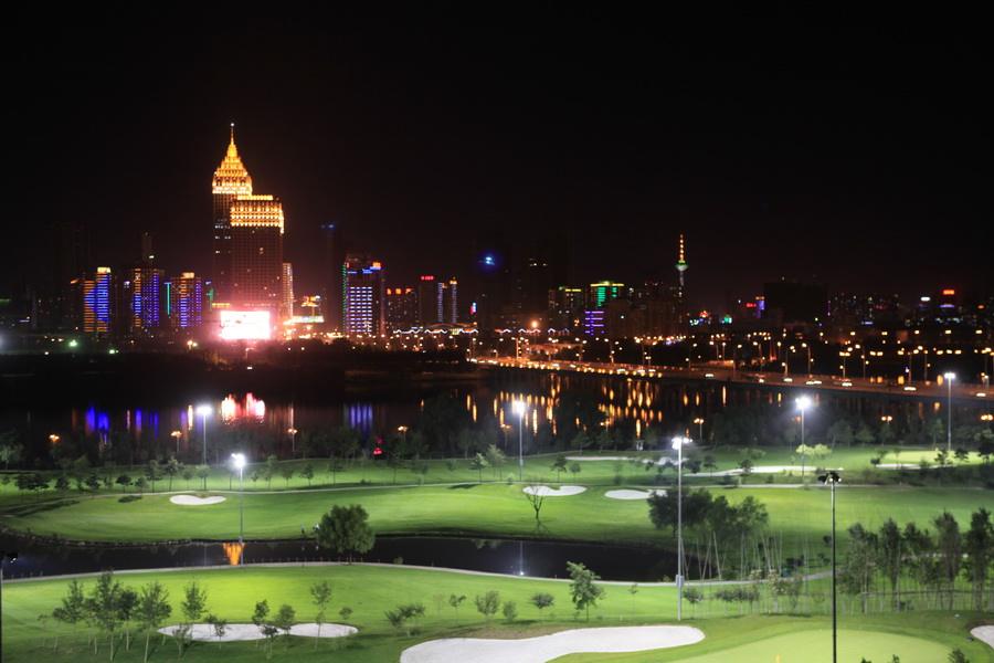 沈阳的海边浑河,远看是海近看是湖