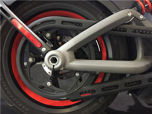 哈雷livewire试驾视频,哈雷新车livewire评测