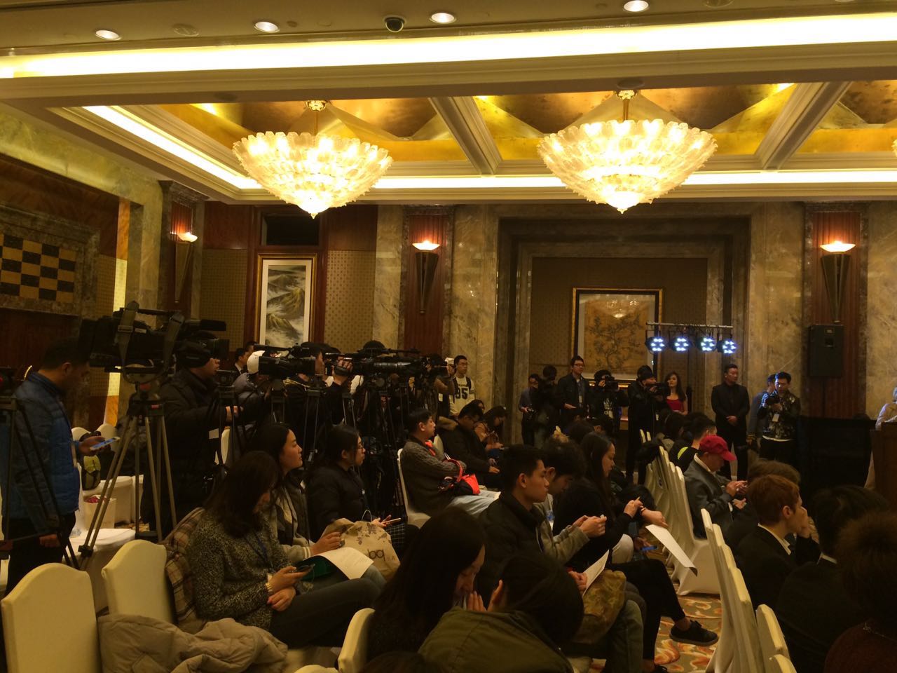 上海老克勒明星队VS尤文图斯队新闻发布会完整版视频