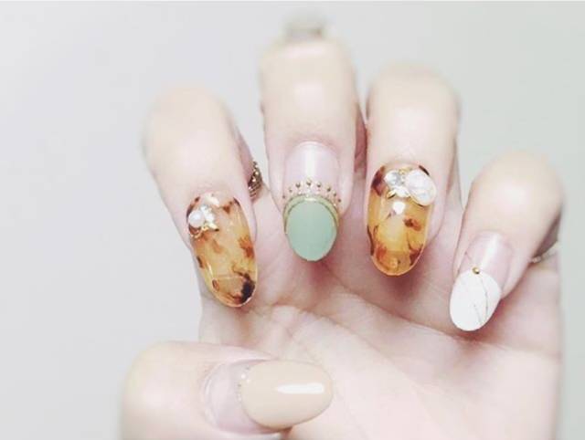 琥珀指彩才是流行啊,皮草FU滚驴子去