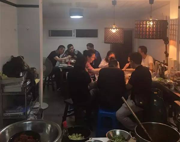 6张桌子,2个包厢,城南这家连导航都搜不到的私房小馆子,却藏着《食神》级别的蛋炒饭……