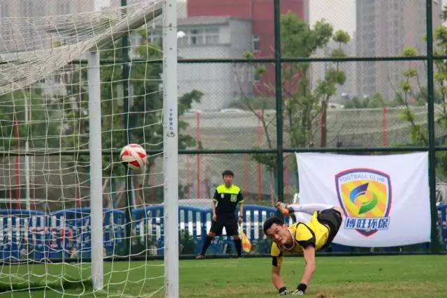 前武汉籍国脚助阵2017足球城超楚风合力3-2绝杀东风本田