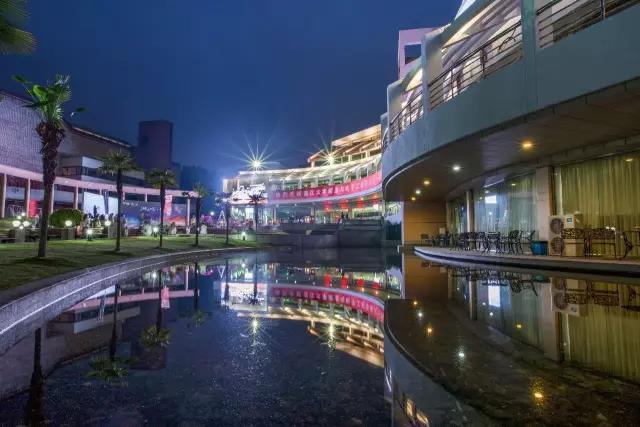 帝国大厦、堪培拉电讯塔、广州塔、杭州东站，浙大用这种方式庆生