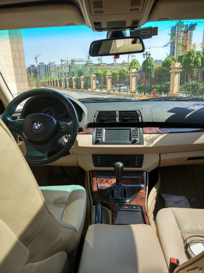 买宝马x53.0t真实油耗多少,x5宝马2021款2.0和3.0油耗