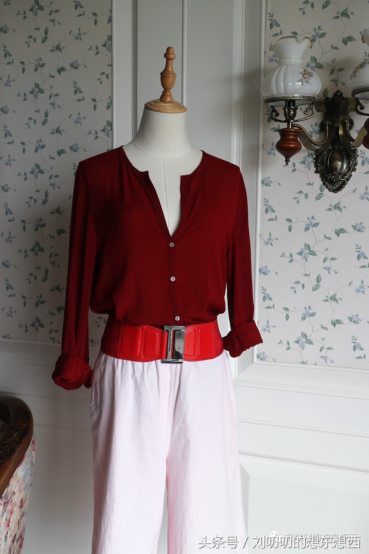 一身红可以很霸气也可以很妖娆-一日一Look素色衬衫四