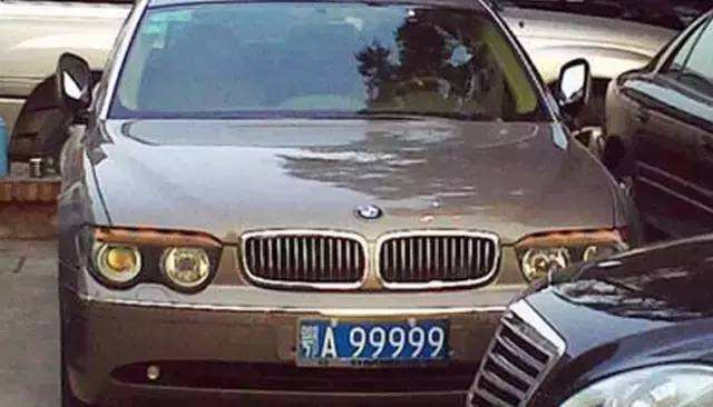 华中地区最大的几块车牌，都挂在豪车上，九五至尊就是牛！