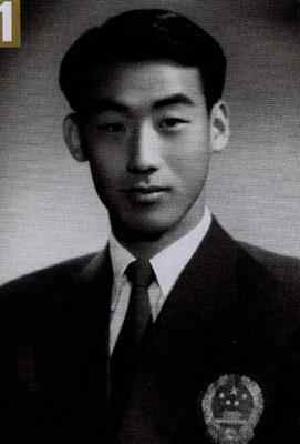 国足门将失误进球视频回放,国足门将颜骏凌对比王大雷