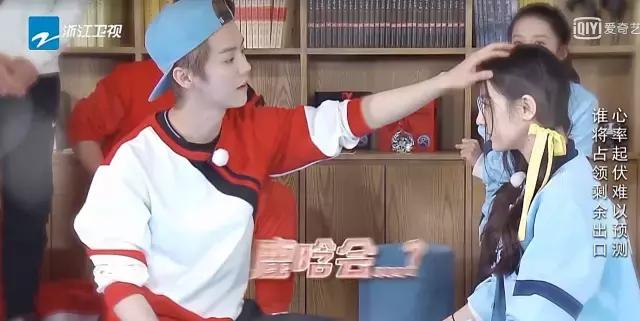 鹿晗忍不住对热巴放大招，逼问热巴“初吻”给了谁？！