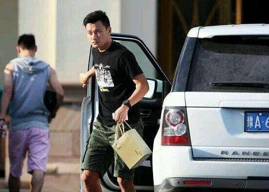 中国男足球员的座驾价格,中国男足队友座驾