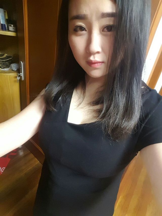 唯一的不足就是下摆那里会翘起来