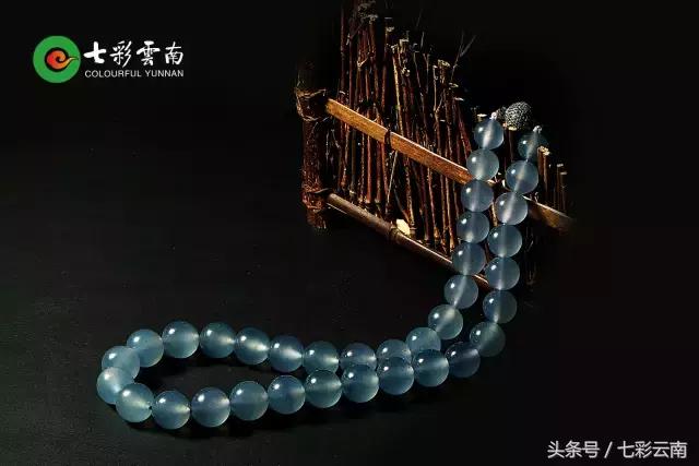 男人戴手串好还是戴手镯好,女人戴手镯好看还是戴手串好看