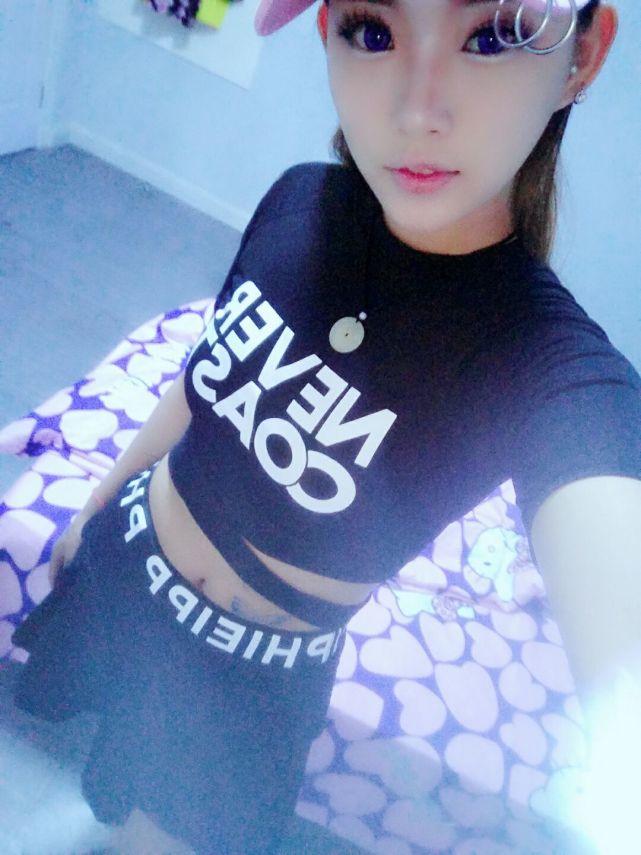 还好里面有个小裤裤，不然还是有点短