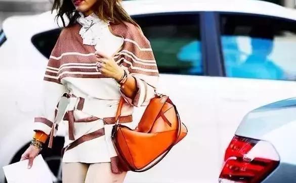 蒋欣背的女包,蒋欣香奈儿包