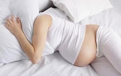 孕妇五个月见红着急去医院么,孕五个月见红医生开了止血保胎药