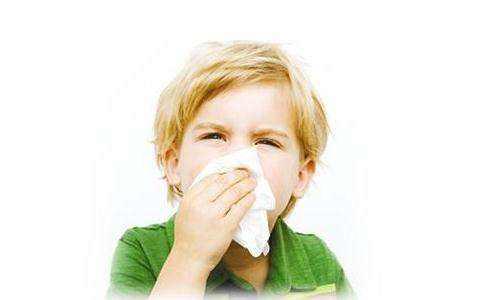 孩子一咳嗽爷爷奶奶就让喝药,小孩一咳嗽就给喝止咳药