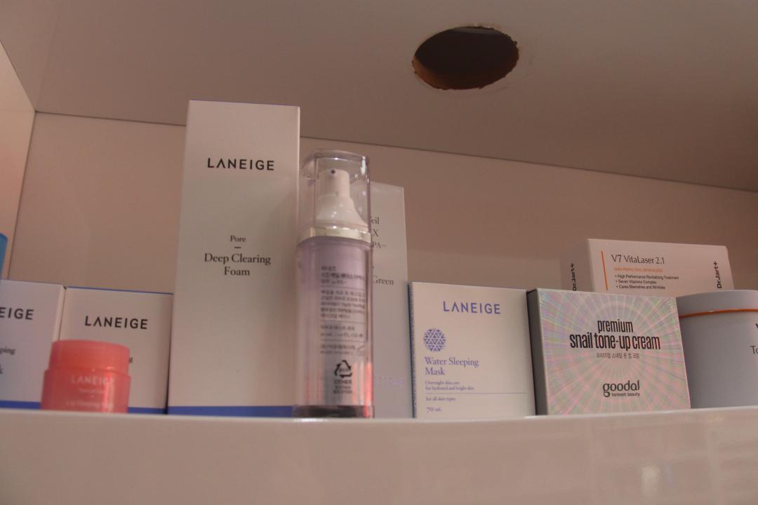 达摩和《跑男》都来了，可化妆品门店为何“一地鸡毛”？