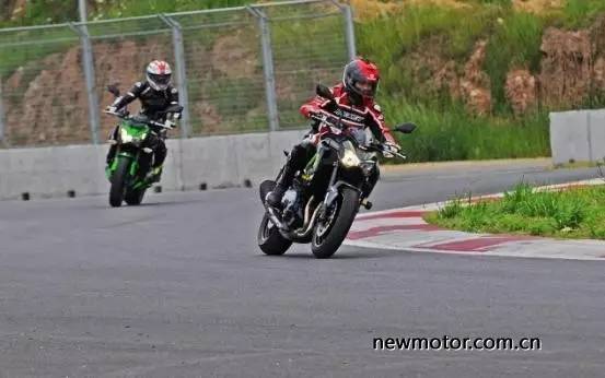 川崎z1000abs对比z1000r,2017款川崎z900有没有abs