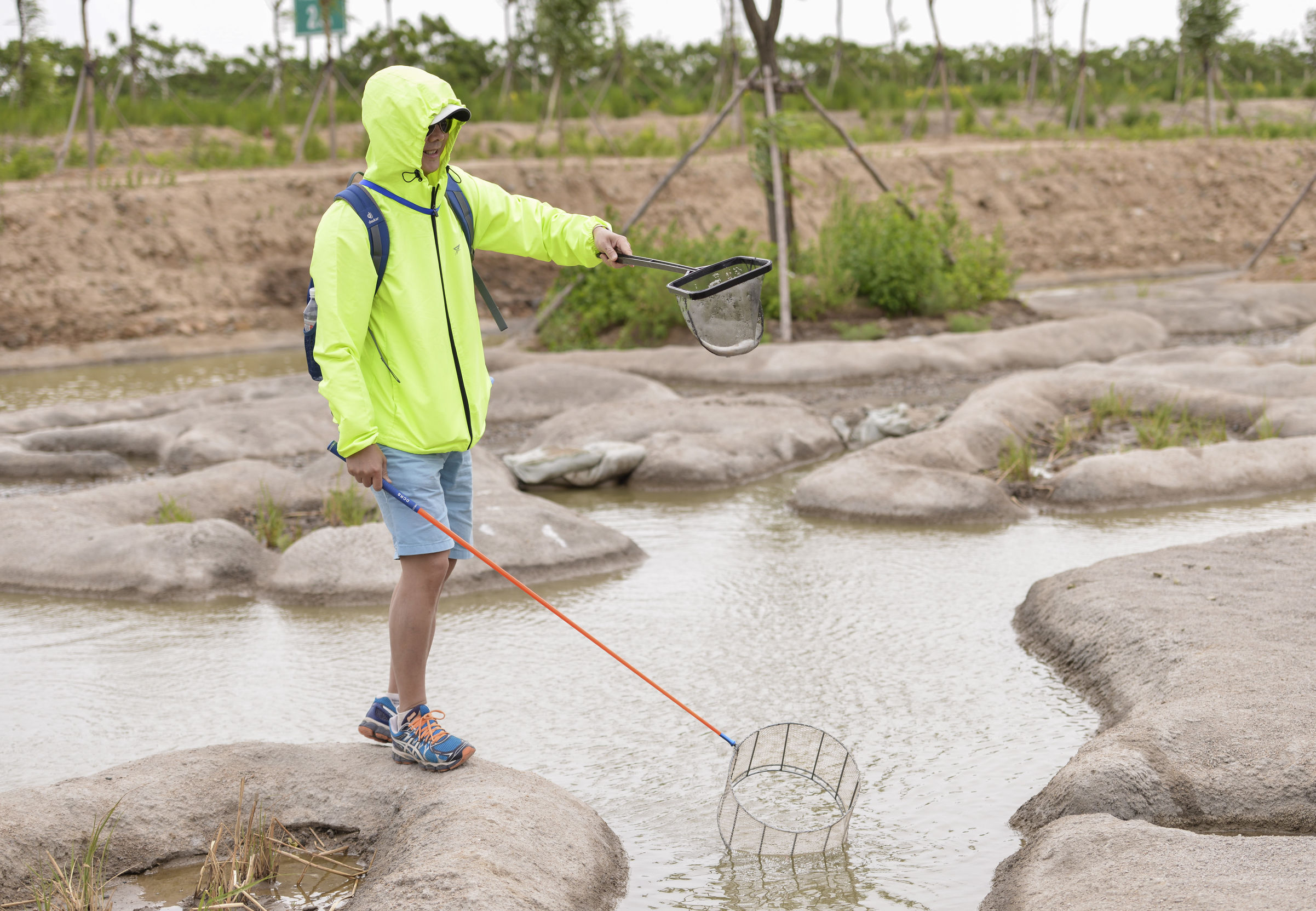 捕鱼捉到螃蟹,出海捕鱼和赶海哪里好玩