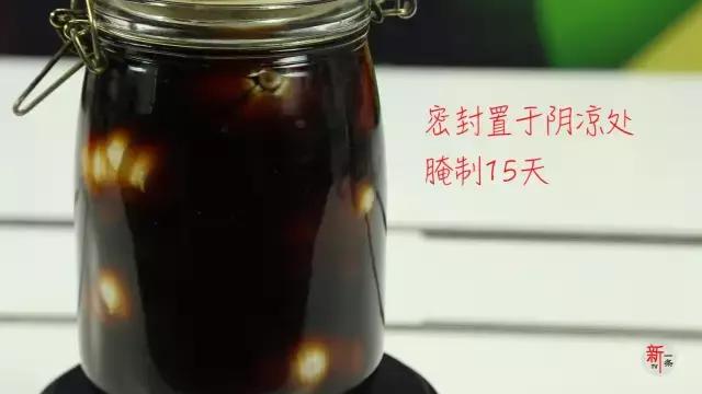 别再用醋腌大蒜了，试试这种方法，杀菌消炎，防癌症，增强免疫力