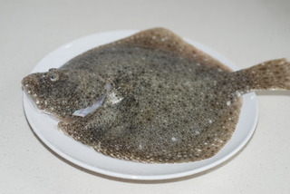 清蒸多宝鱼肉质鲜嫩一点都不腥,怎么清蒸多宝鱼好吃又简单