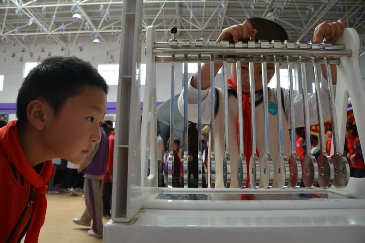 西宁市康南园山小学第二届“美艺相伴”艺术节之科技艺术体验活动