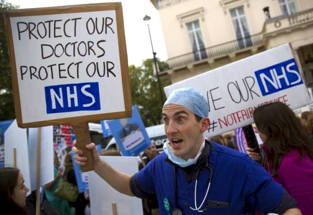 5亿医疗账单逼疯NHS，脱欧后英国都“*不起病**”了？