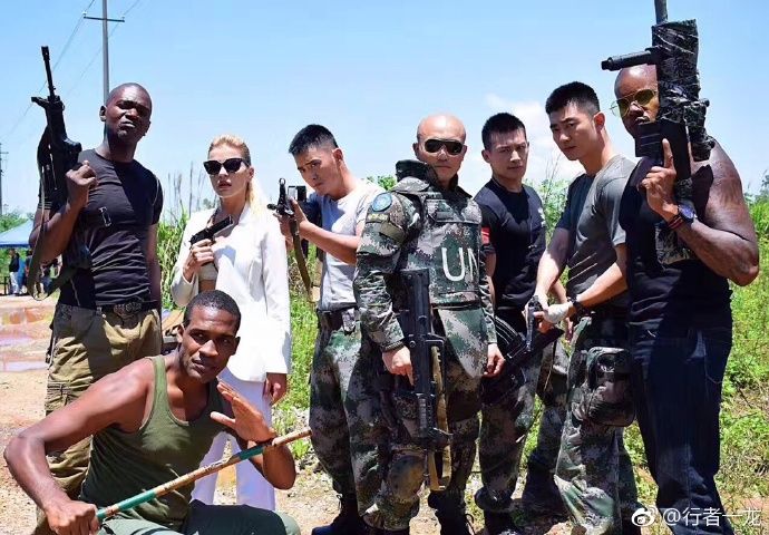 一龙媲美泰森，少林武功重拳889磅，最强特种兵牵挂战争中儿童