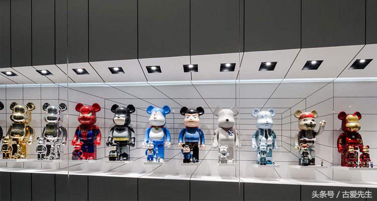 小屁孩才喊*力暴**熊，而我叫他Bearbrick！